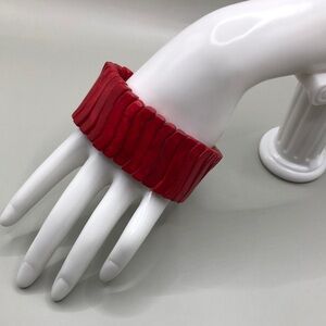 Vintage reconstructed coral statement style stretch bracelet-boho-wavy